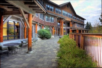 Sun Mountain Lodge