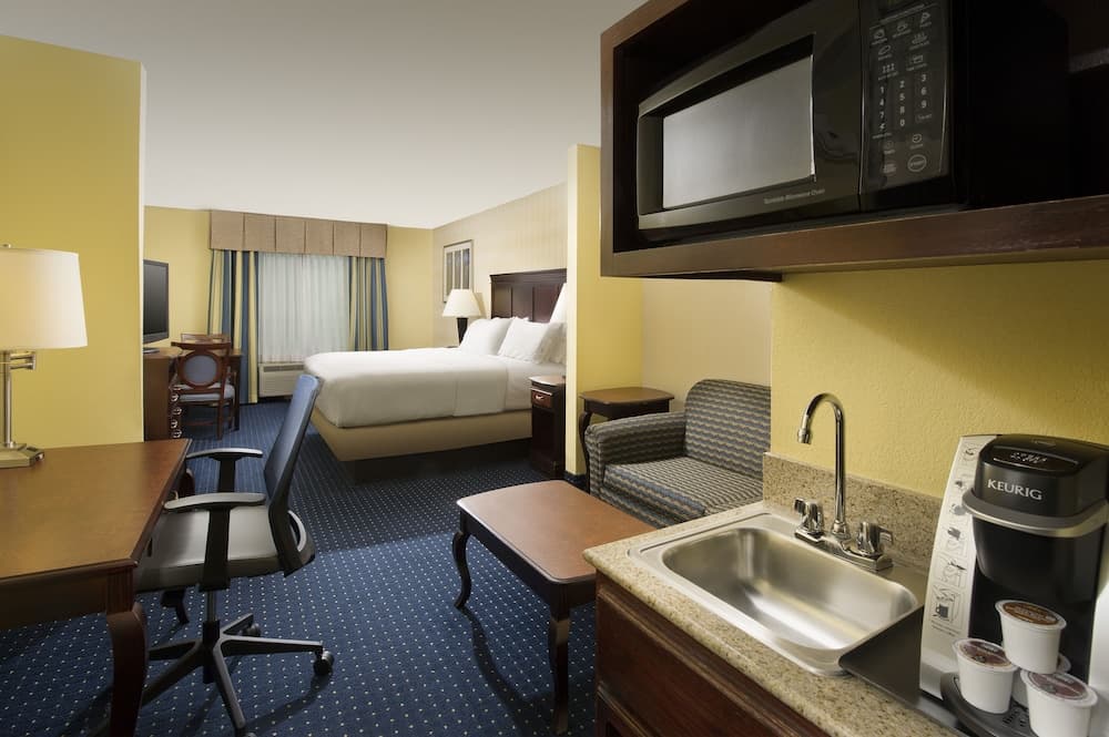 Holiday Inn Express & Suites San Antonio-West-SeaWorld Area by IHG