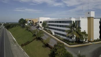 Holiday Inn Villahermosa Aeropuerto, an IHG Hotel