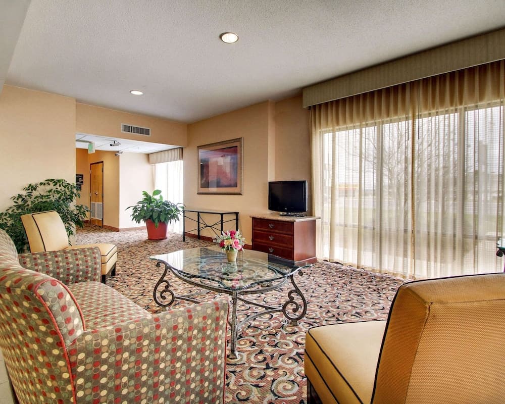 Quality Inn &  Suites Hattiesburg North