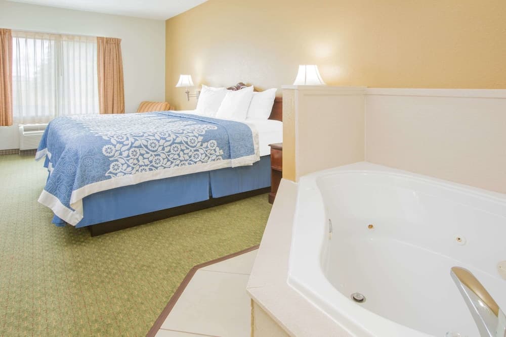 Days Inn by Wyndham Hattiesburg MS