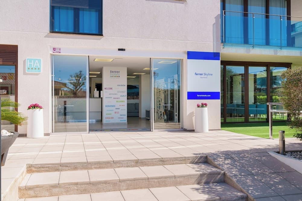 Caprice Skyline Aparthotel