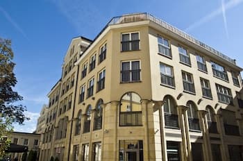 Mamaison Residence Diana