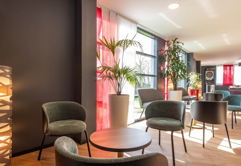 B&B HOTEL Calais Terminal Cité de l'Europe 3 étoiles