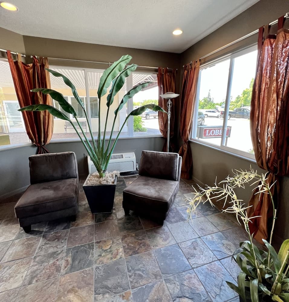 Court Plaza Inn & Suites