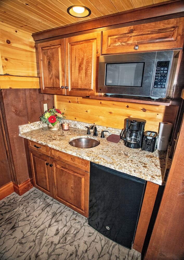 Lodges At Cresthaven