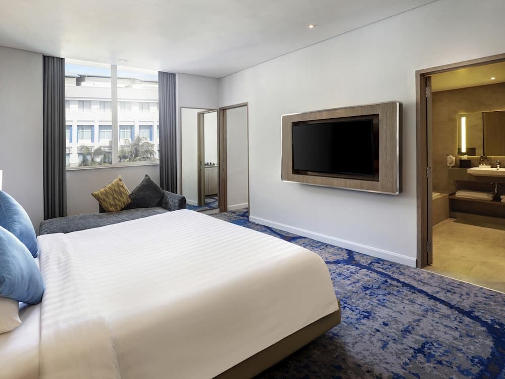 Novotel Jakarta Mangga Dua Square Hotel