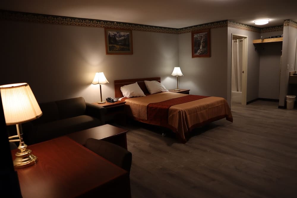 Express Inn & Suites