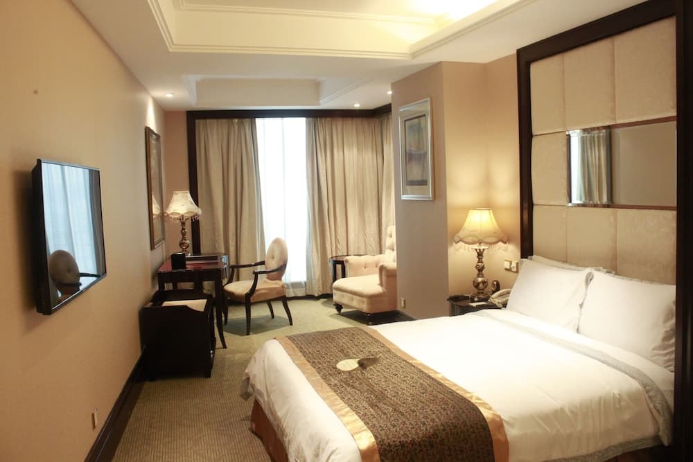 Royal Mediterranean Hotel