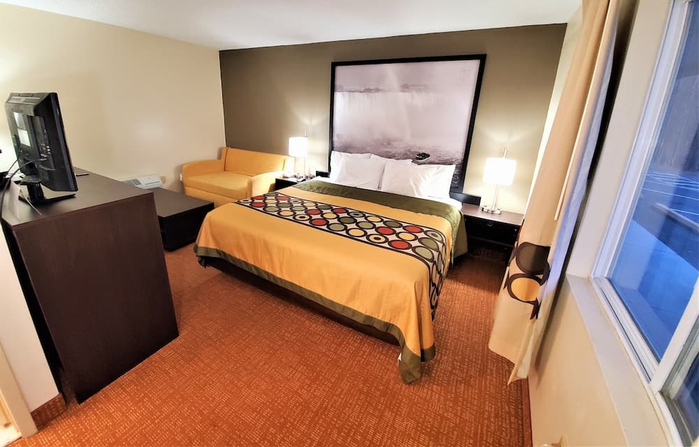 Super 8 by Wyndham Monticello