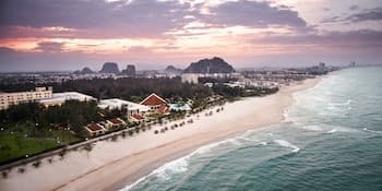 Sandy Beach Non Nuoc Resort