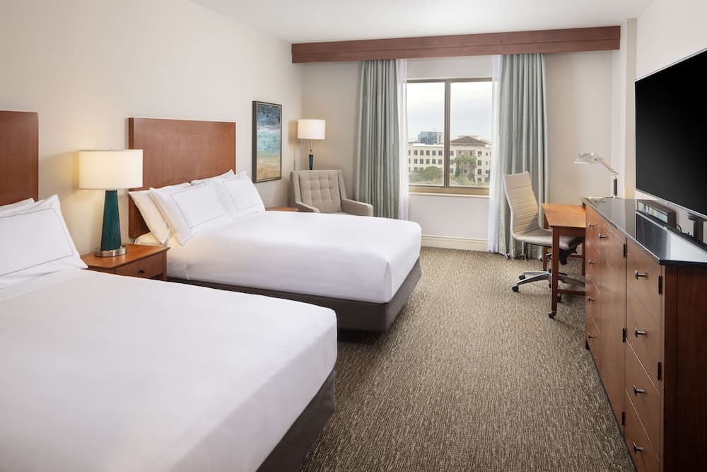 Hilton St. Petersburg Carillon Park