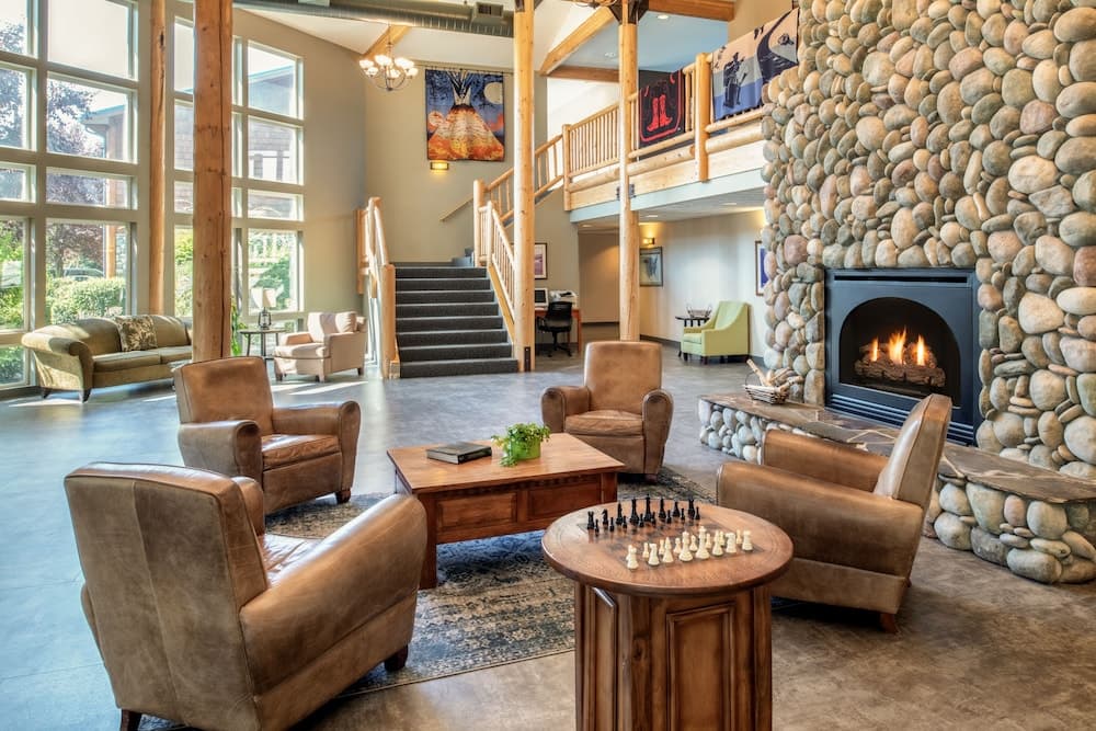 River Lodge And Grill