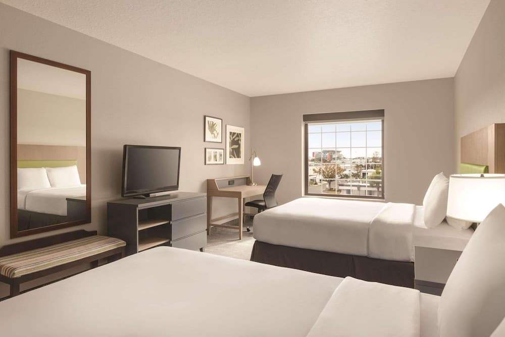 Country Inn & Suites by Radisson, RJ Stadium - Tampa Airport East