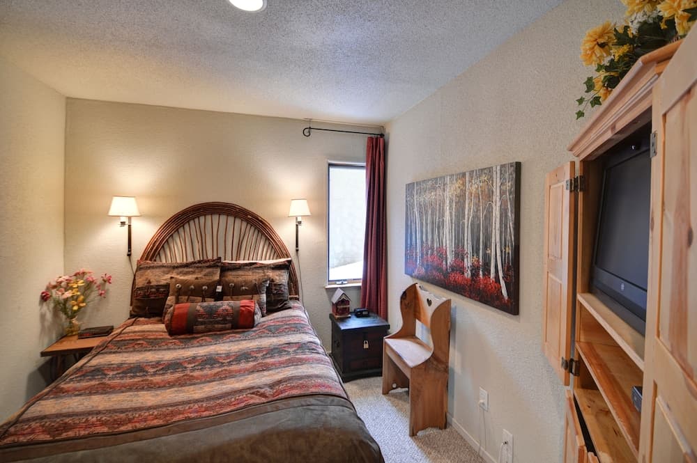 Tamarack Townhomes - CoralTree Residence Collection