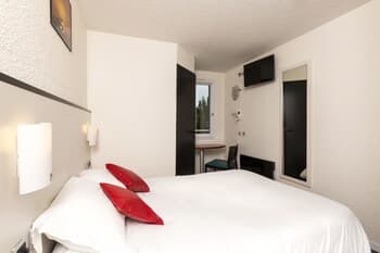 Initial by Balladins St Quentin/Gauchy