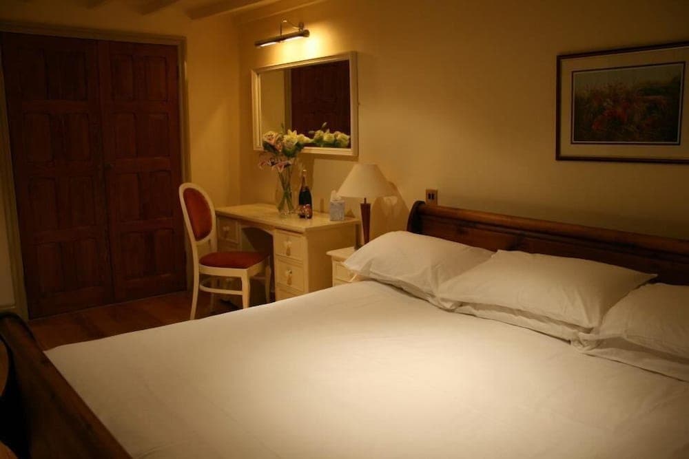 The Thatched Cottage Inn