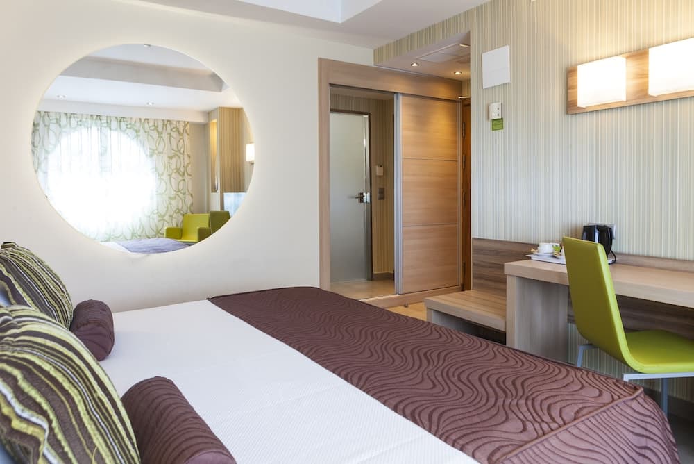 Riviera Beachotel - Recommended for Adults