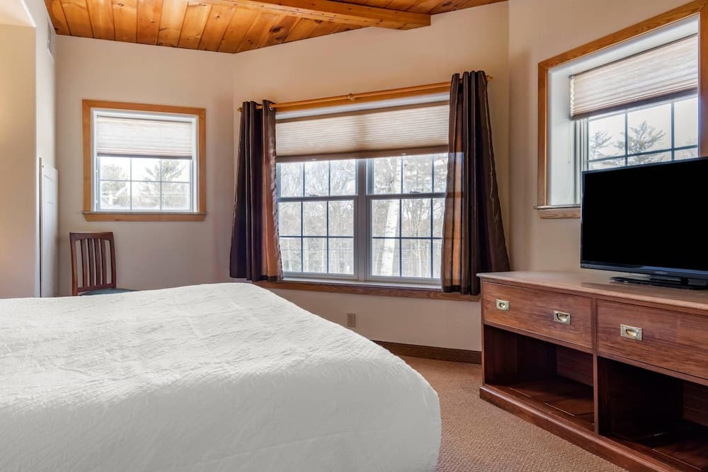 Mountain Edge Suites at Sunapee, an Ascend Collection Hotel