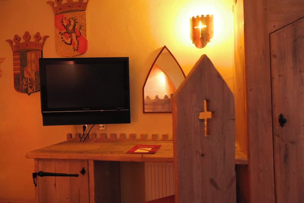 Europa-Park Erlebnis-Resort, Hotel Castillo Alcazar