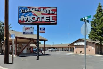 Golden Eagle Motel