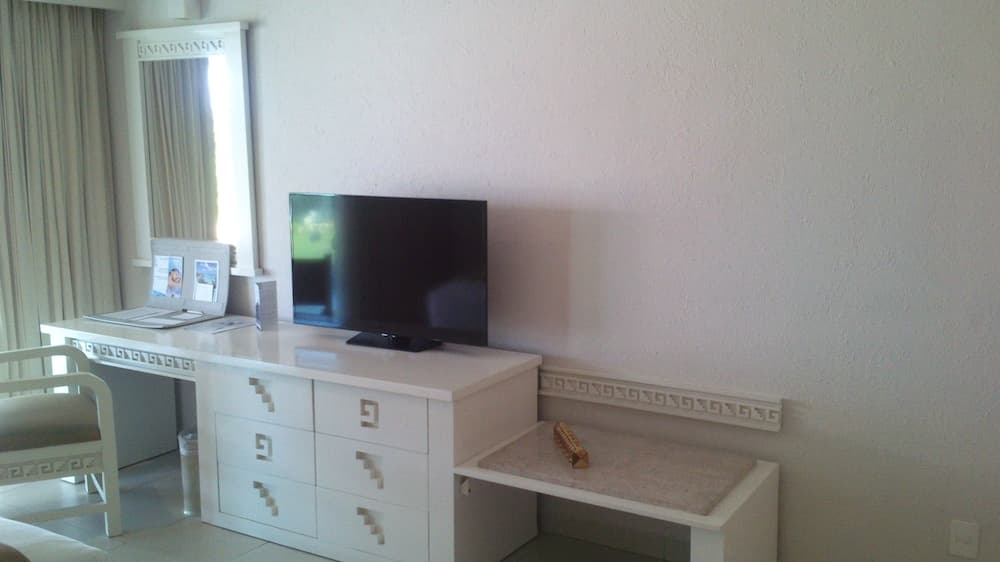 BlueBay Grand Esmeralda All Inclusive