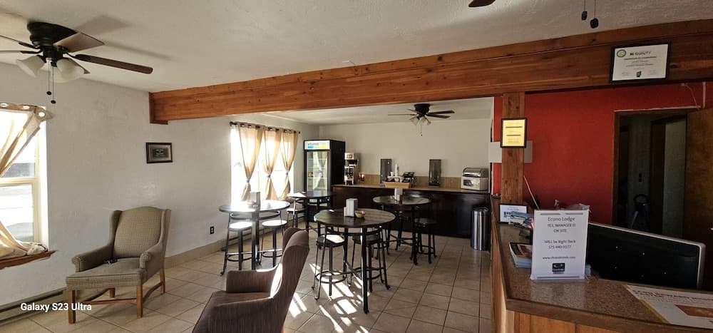 Econo Lodge Eagle Nest