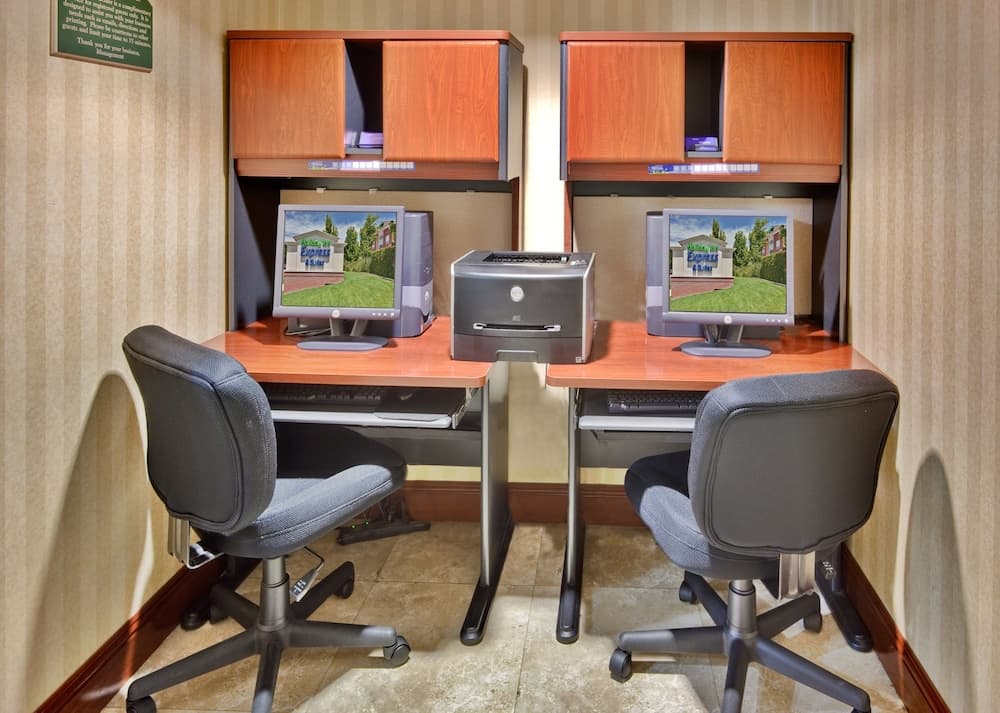 Holiday Inn Express & Suites Rancho Cucamonga, an IHG Hotel