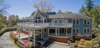 Highland Lake Inn & Resort