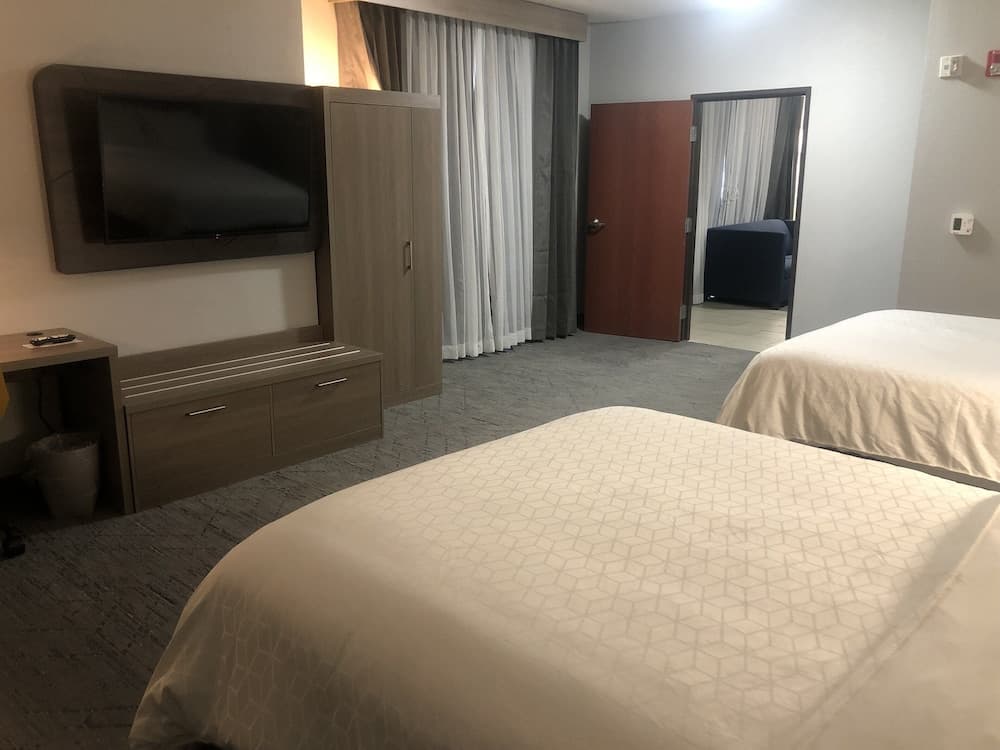 Holiday Inn Express & Suites Woodward by IHG