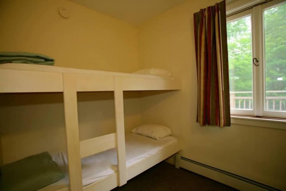 The Upper Pass Lodge at Magic Mountain