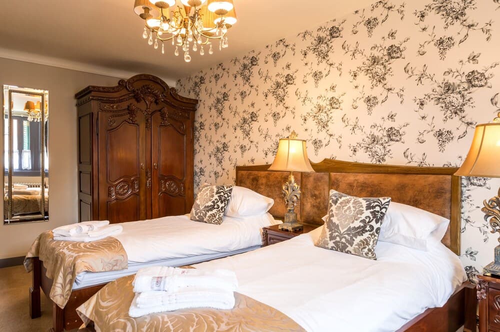 Hotel De France - LOGIS DE FRANCE