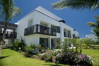 Hilton Fiji Beach Resort and Spa