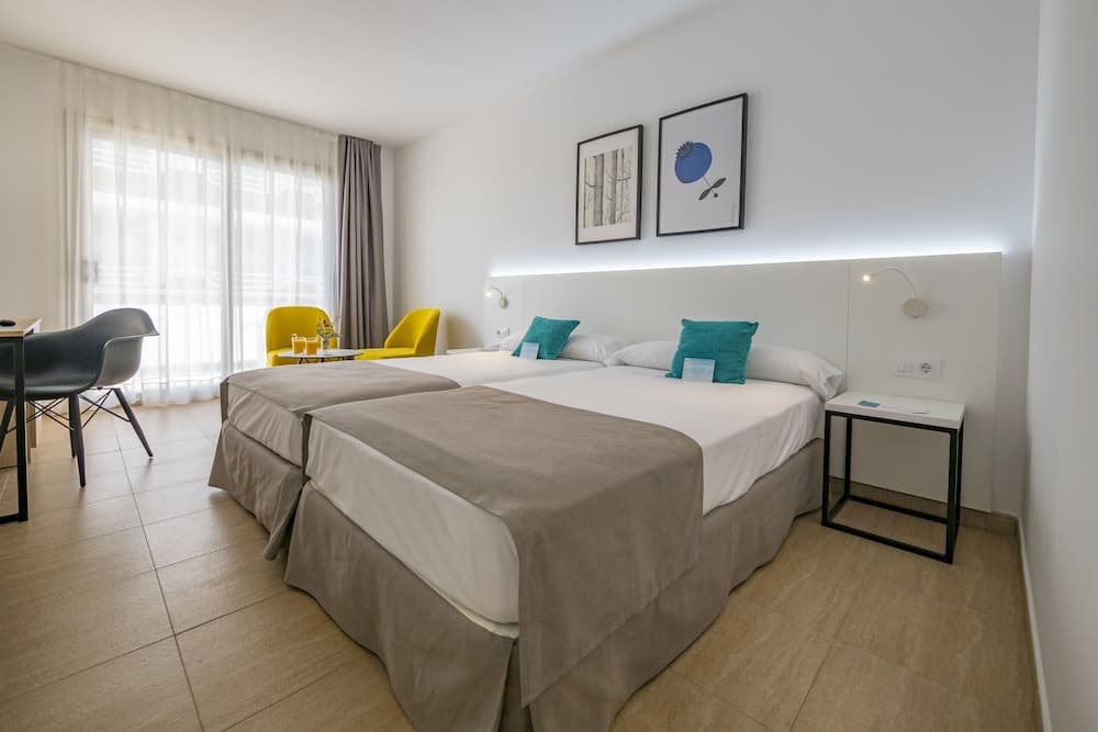 DWO Sirius -Adults Only