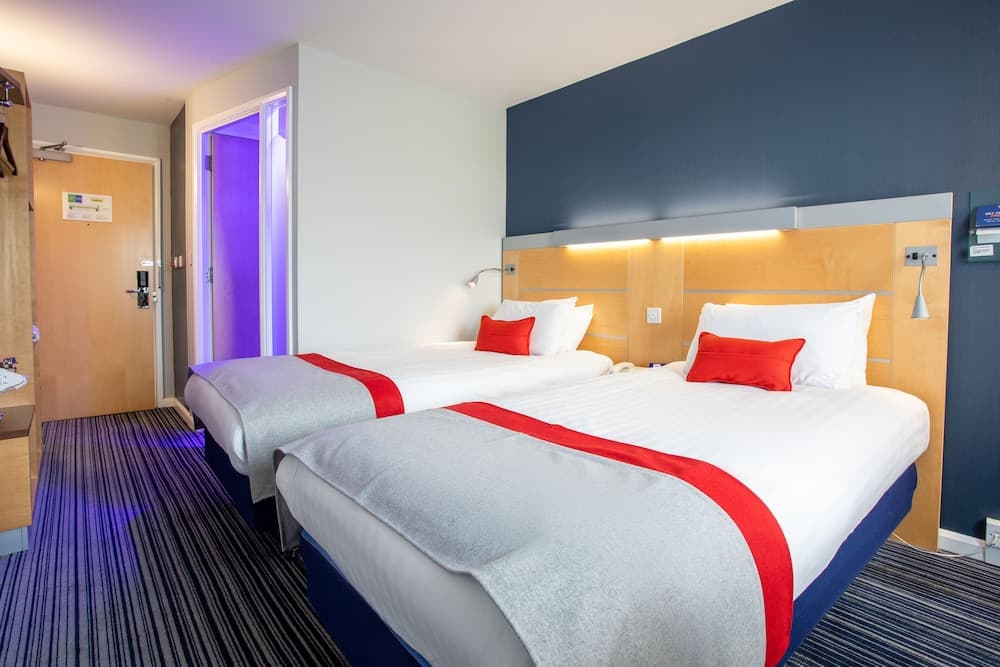 Holiday Inn Express Dunfermline by IHG