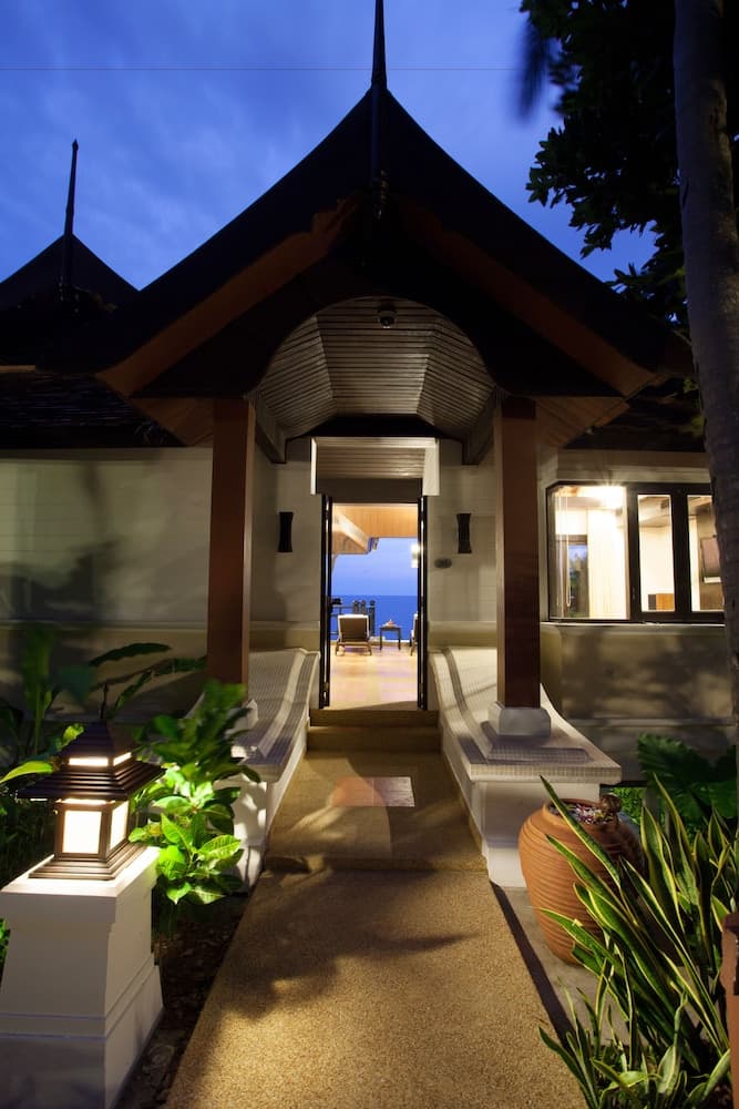 Rawi Warin Resort and Spa