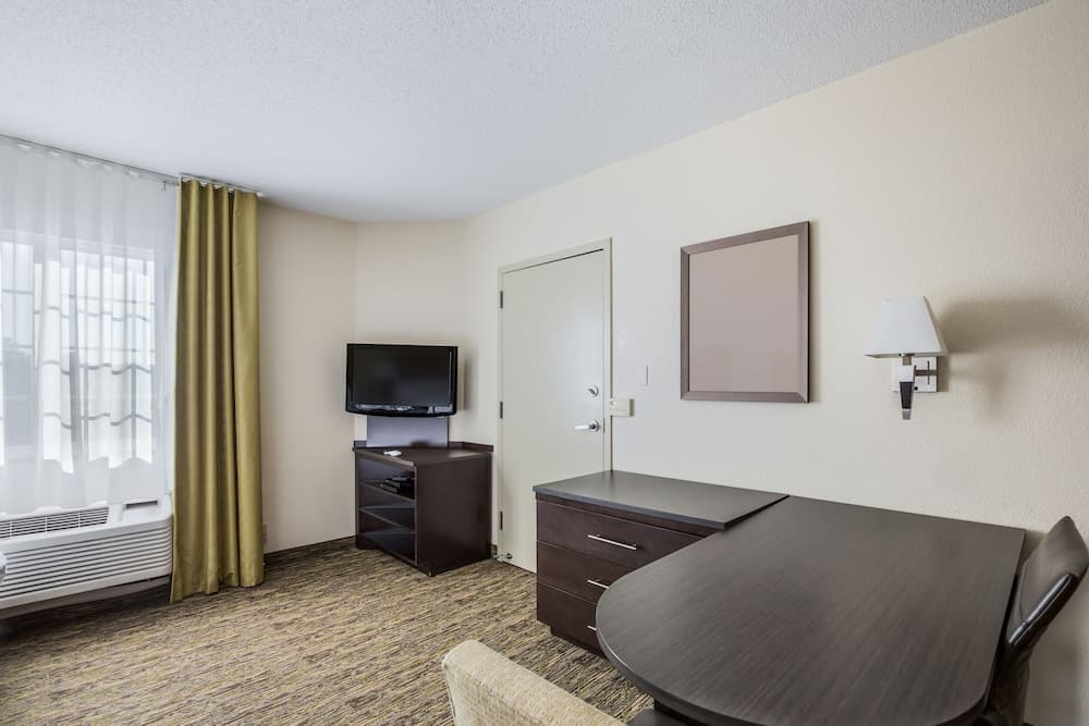 Candlewood Suites Virginia Beach Town Center by IHG