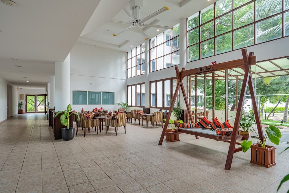 Hulhule Island Hotel