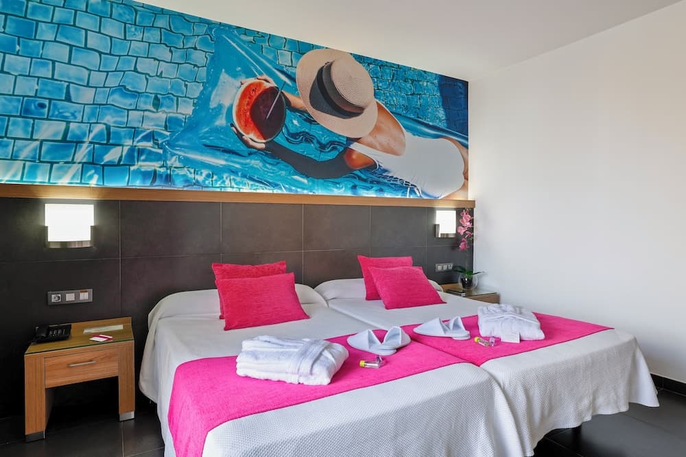 Flash Hotel – Adults recommended