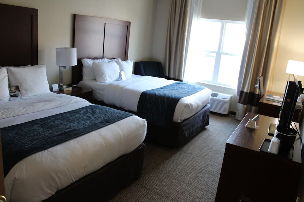 Comfort Inn & Suites Northern Kentucky