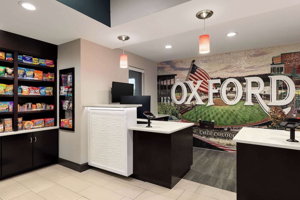 La Quinta Inn & Suites by Wyndham Oxford - Anniston