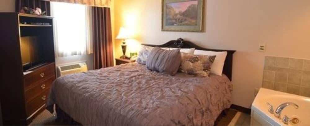 Hearthstone Inn & Suites