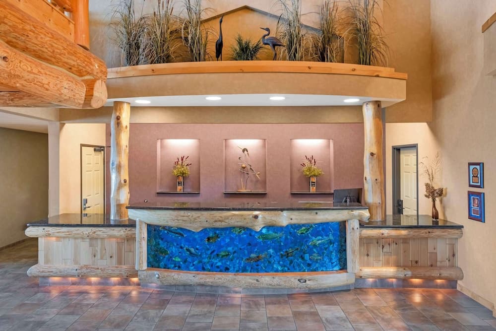 Best Western Premier The Lodge on Lake Detroit