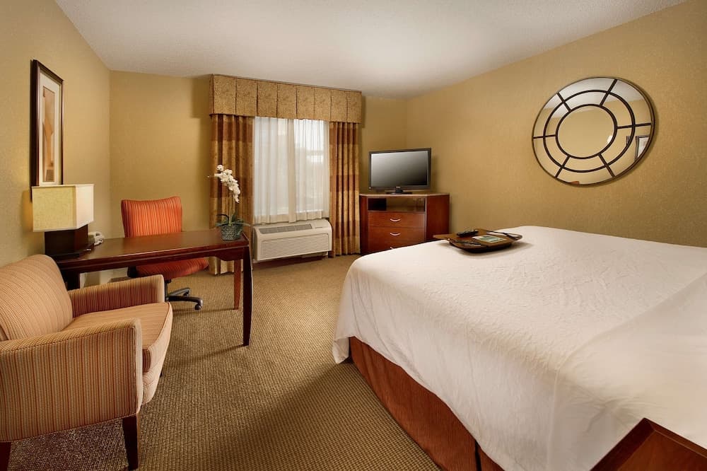 Hampton Inn & Suites San Antonio-Airport