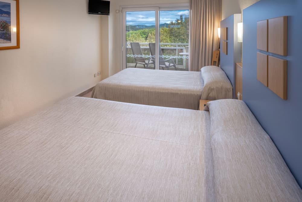 Caprici Beach Hotel & Spa