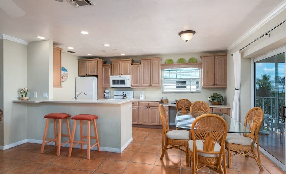 Sanibel Arms West Condominiums