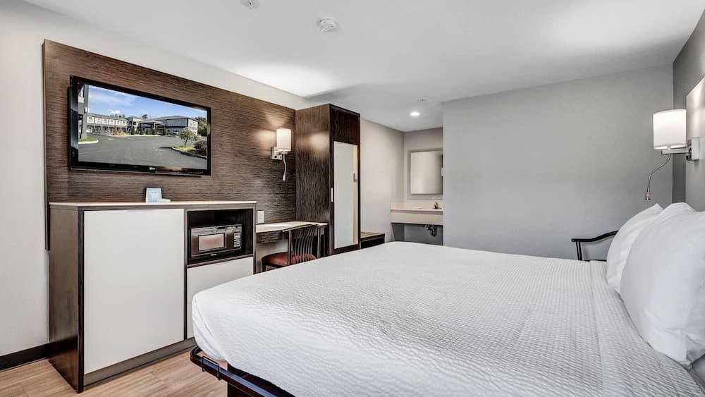 Days Inn & Suites by Wyndham Niagara Falls/Buffalo