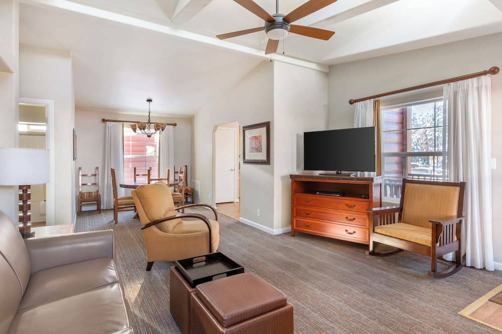 PVC at The Roundhouse Resort