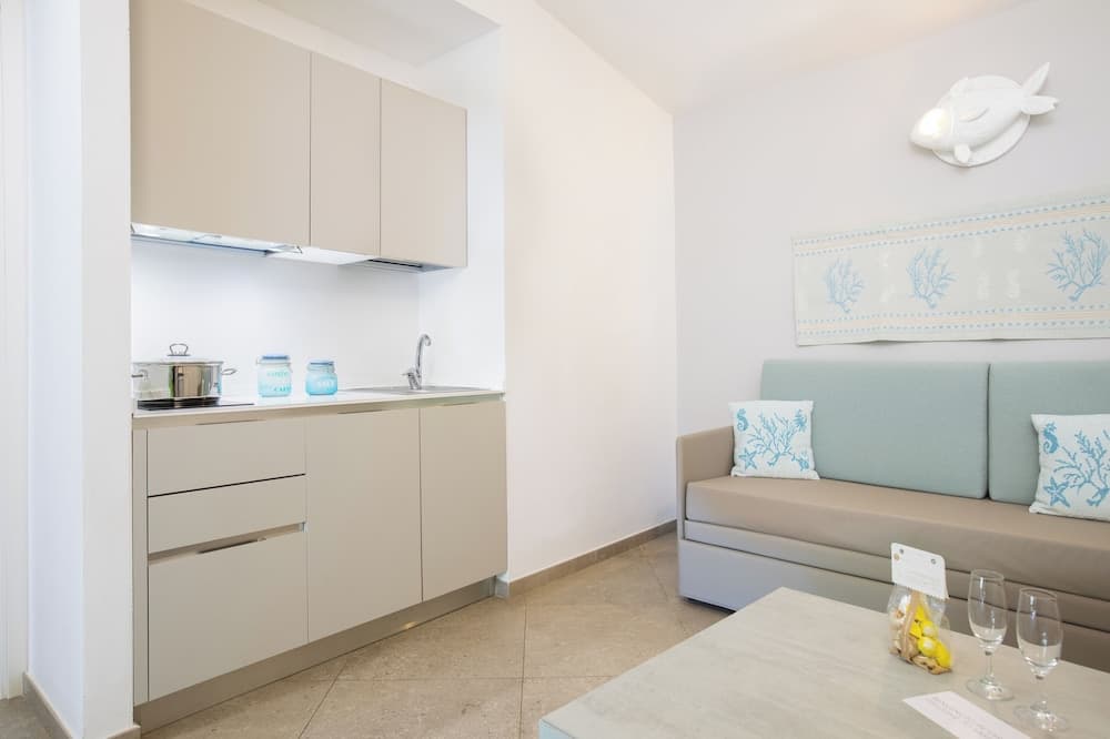 Cormoran Hotel & Residence