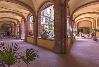 Il Chiostro del Carmine